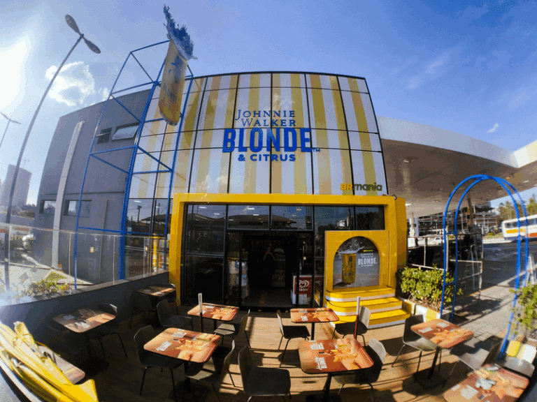 BR Mania e Diageo promovem ativação especial em loja emblemática para Johnnie Walker Blonde “Ready to Drink”