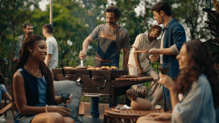 JBS abre suas portas em nova campanha que celebra origens e presença global