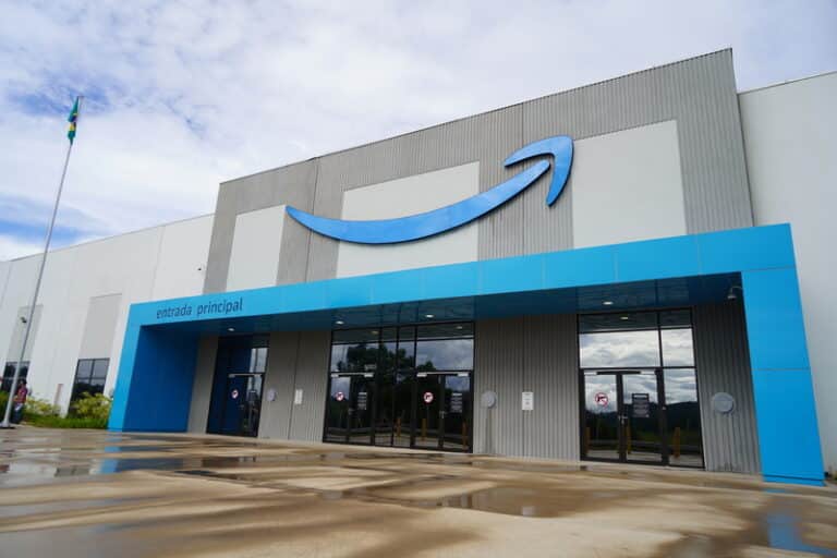 Amazon acelera expansão no Brasil e adiciona mais de 100 centros logísticos em sua rede em 2025