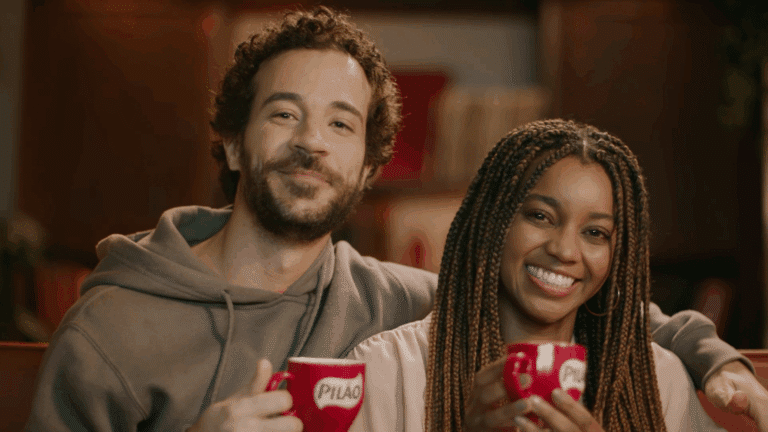 Pilão dá voz aos brasileiros no “boa noite” mais famoso do país