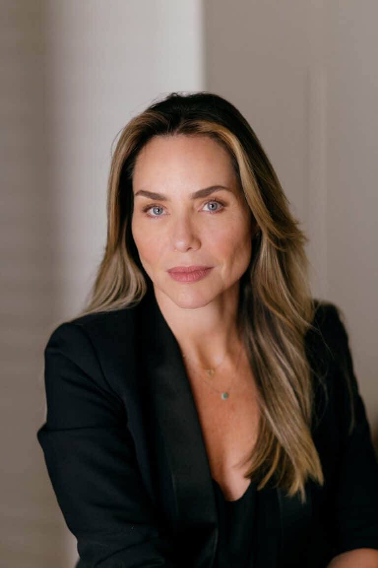 Líder em harmonização facial e corporal, rede de franquias Royal Face anuncia executiva Claudia Abreu como nova CEO
