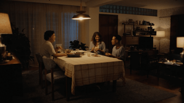 “Abriu um Lacta, já é Páscoa”: campanha transforma chocolate em convite à presença real
