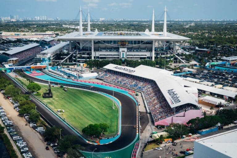 Camarote NOSSO da Sapucaí estreia na F1 de Miami entre 1 e 3 de maio de 2026 com estrutura para 135 pessoas e investimento de US$ 2 milhões