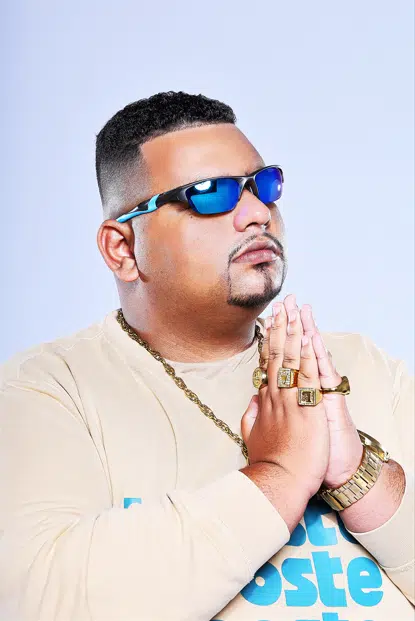 MC Leozinho ZS, primeiro artista com deficiência visual a alcançar o Top 1 do Spotify Brasil com Famoso Imã em 2026