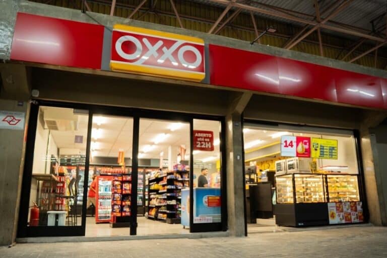 OXXO inaugura lojas e reforça atuação na funcionalidade urbana