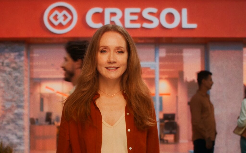 Camila Morgado, embaixadora da Cresol, na campanha institucional "A Vida Coopera", março de 2026