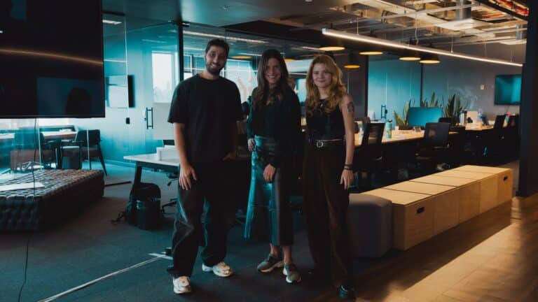 Lola\TBWA fecha parceria com Human Academy para programa de capacitação em IA “Transform or Die”