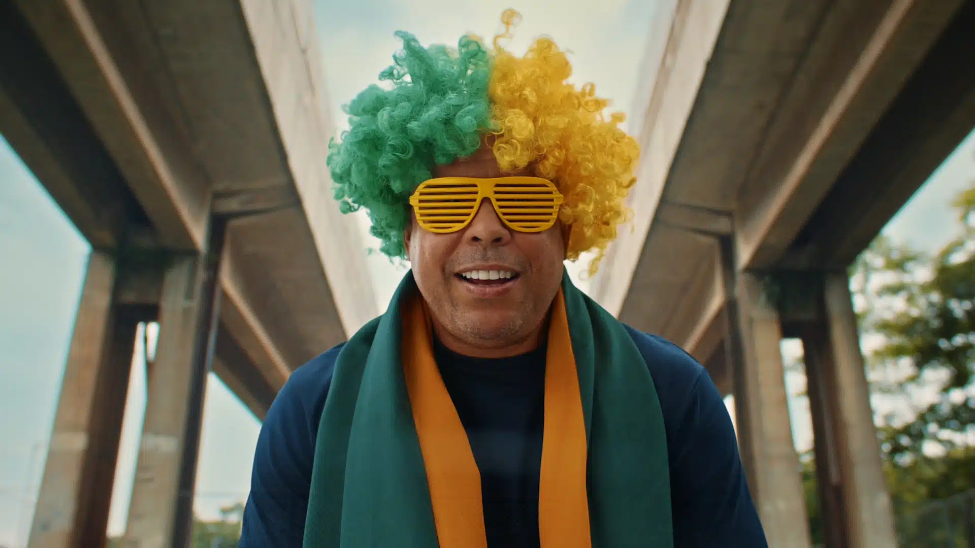 Ronaldo Fenômeno na campanha Torcendo Feito Você do Itaú Unibanco criada pela Africa Creative para a temporada de futebol 2026