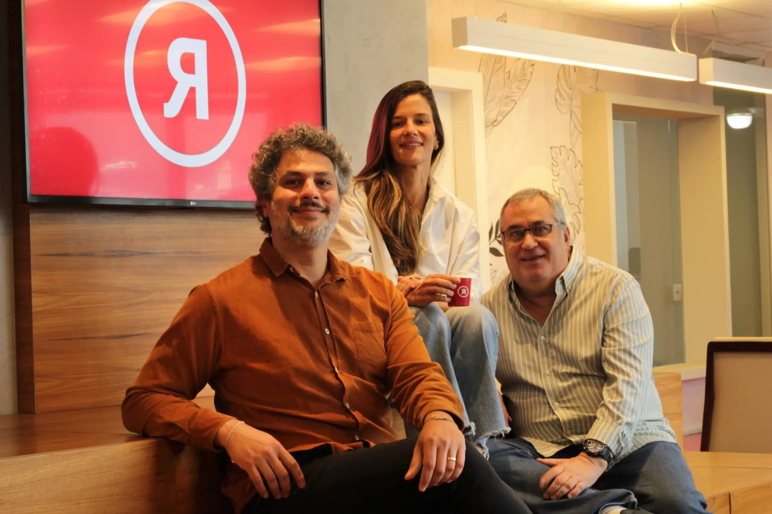 Flávia Rennó, José Carlos Maurício e Rodrigo Simão, novos diretores de criação da Lápis Raro promovidos em 2026