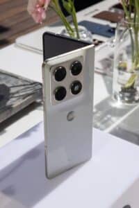 Família razr 2026 da Motorola com razr fold razr 70 ultra e razr 70 lançados no Brasil em maio de 2026