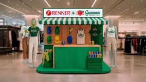 Ativação de personalização de camisetas da collab Renner e Guaraná Antarctica no Shopping Morumbi entre 22 e 24 de maio de 2026