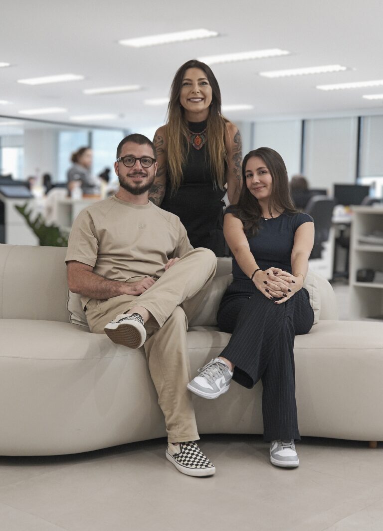 NOVA promove Amanda Lourenço a Creative Head e contrata redatores Bruna Chagas e Vinicius Dalla