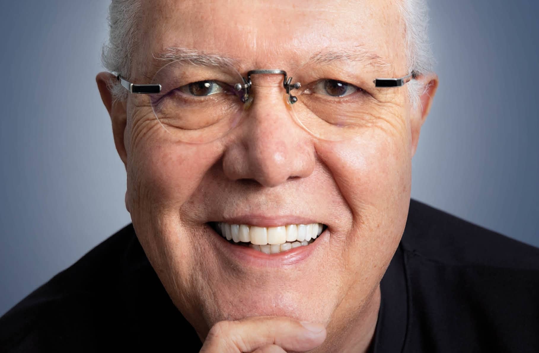 Autobiografia O comunicador da comunicação de Salles Neto fundador do Grupo Meio Mensagem lançada pela Matrix Editora