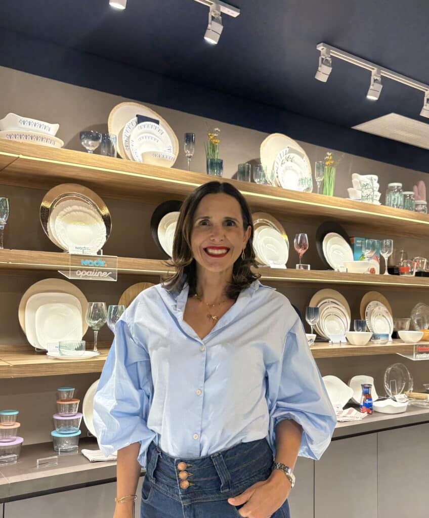 Nadir inicia rebranding com campanha protagonizada por Astrid Fontenelle e mote Onde tem Nadir tem presença em 2026