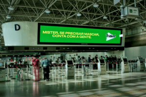 Trident espalha 133 mensagens OOH pelo Aeroporto do Galeão no embarque da Seleção Brasileira com mensagem ao Mister em 1 de junho de 2026