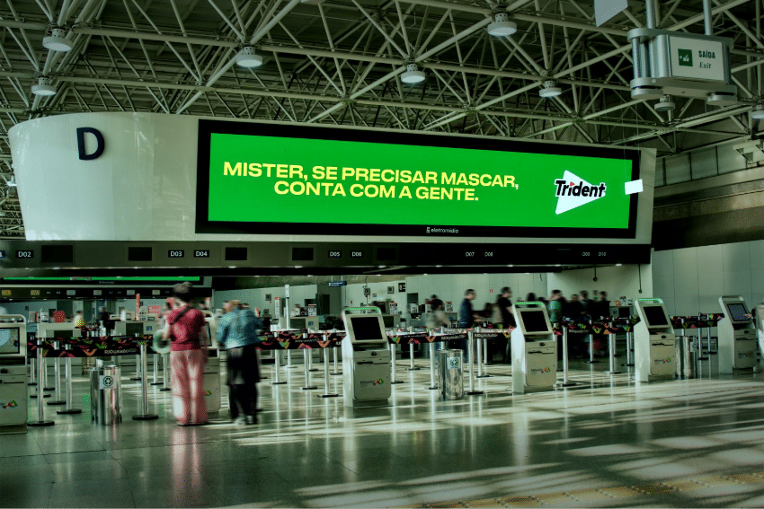 Trident espalha 133 mensagens OOH pelo Aeroporto do Galeão no embarque da Seleção Brasileira com mensagem ao Mister em 1 de junho de 2026
