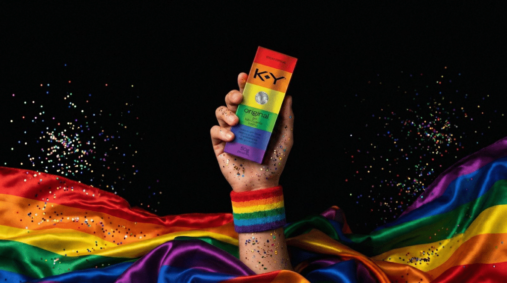 KY lança edição especial Pride com bisnaga arco-íris em apoio à Casa 1 ONG LGBTQIAPN+ com ações na Parada LGBT+ de São Paulo em junho de 2026