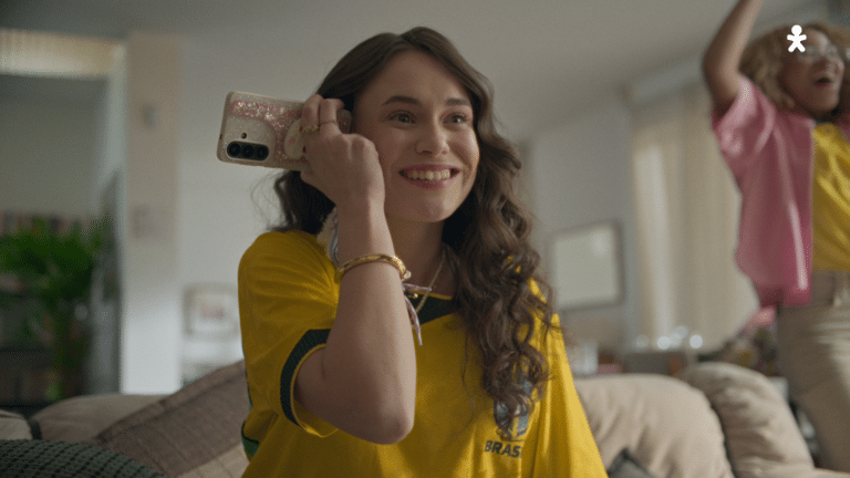 Vivo e CazéTV lançam campanha Emocionados da Africa Creative unindo Dia dos Namorados e Copa do Mundo 2026 na plataforma Brasileiro Roxo