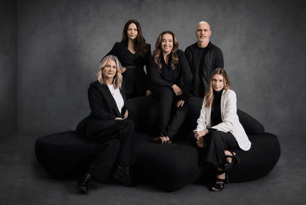 Felina nova empresa de comunicação com modelo Lights Off Creative Company liderada por Marcia Esteves como CEO e IA como infraestrutura entra em operação em 2026