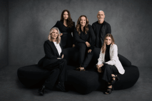 Felina nova empresa de comunicação com modelo Lights Off Creative Company liderada por Marcia Esteves como CEO e IA como infraestrutura entra em operação em 2026