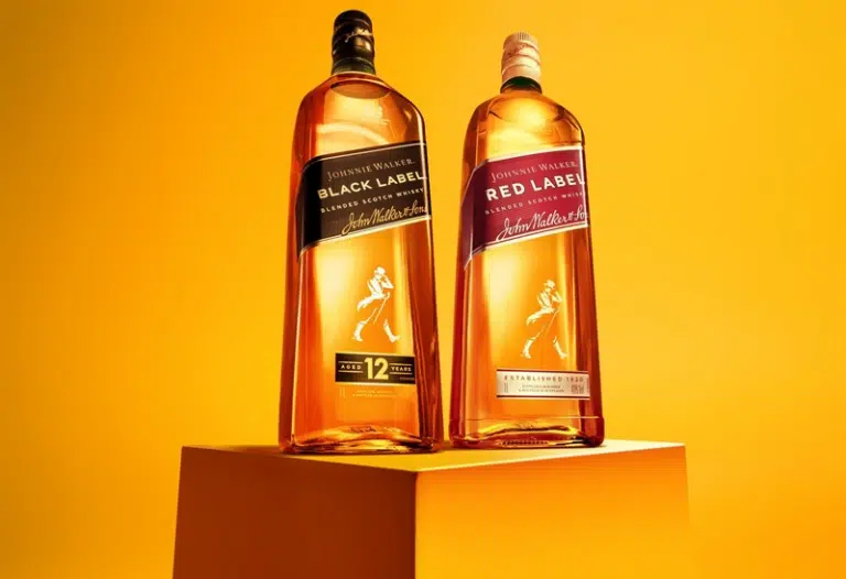 Johnnie Walker vende Red Label e Black Label pelos preços de 2002 em ação exclusiva no iFood no dia do jogo Brasil x Escócia em 24 de junho de 2026