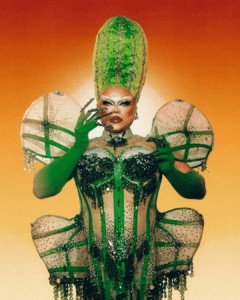 RuPaul's DragCon Brasil estreia na América Latina nos dias 5 e 6 de junho de 2026 no Expo Center Norte em São Paulo com queens de 11 países e Pink Carpet