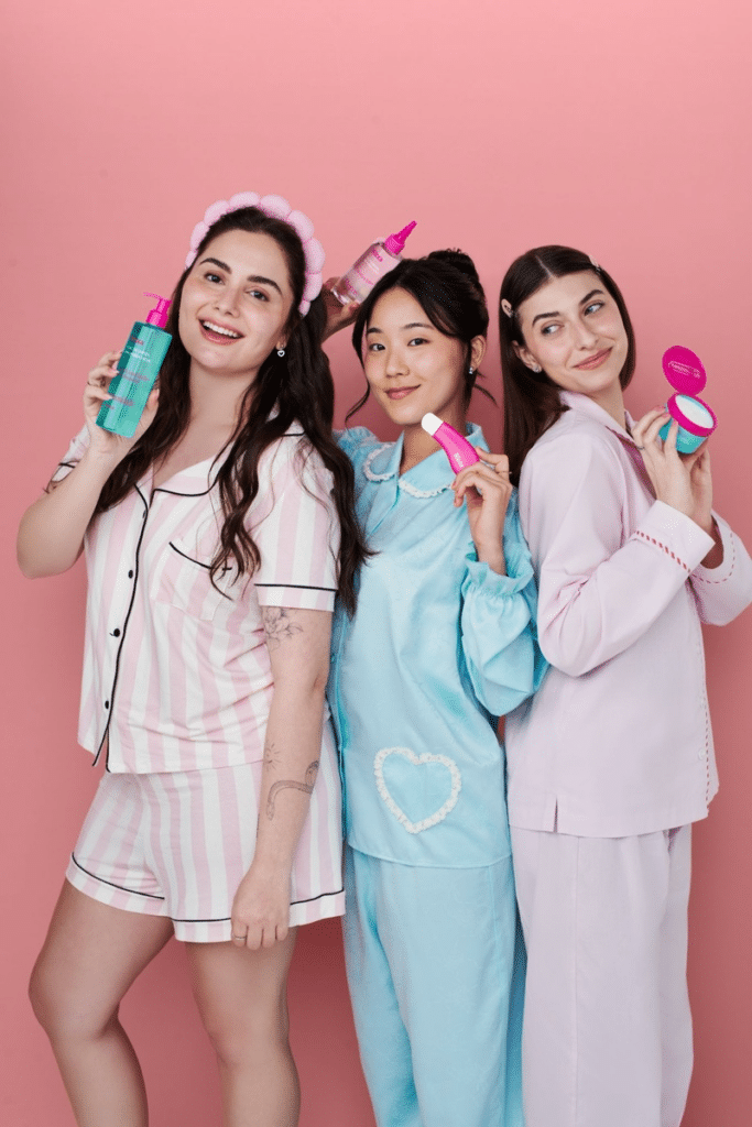 Ricca Acne Conselho Ricca Raisa Lopes Sofia Garico Sharon Niblan creators