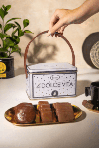 Biscoitê latas colecionáveis Dia dos Avós La Dolce Vita Toile Jouy Dourada