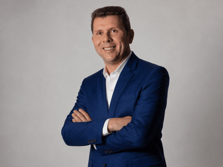 Thomas Meyer Diretor Comercial Marketing Ourolux iluminação