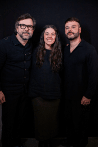 Marcio Oliveira, Raiza Scatena e Jaderson Alencar, da Jota