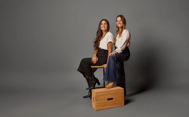 Bia Carmel, Head de OOH, e Rafaela Alves, COO da AlmapBBDO