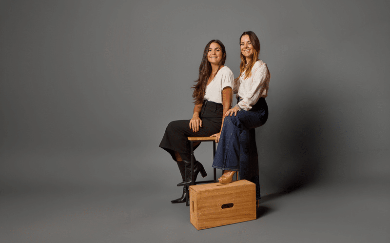 Bia Carmel, Head de OOH, e Rafaela Alves, COO da AlmapBBDO