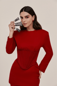 Giovanna Lancellotti na campanha de 14 anos de Quem Disse, Berenice?