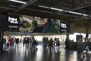 Campanha multicanal de "O Fim da Rua" no Brasil