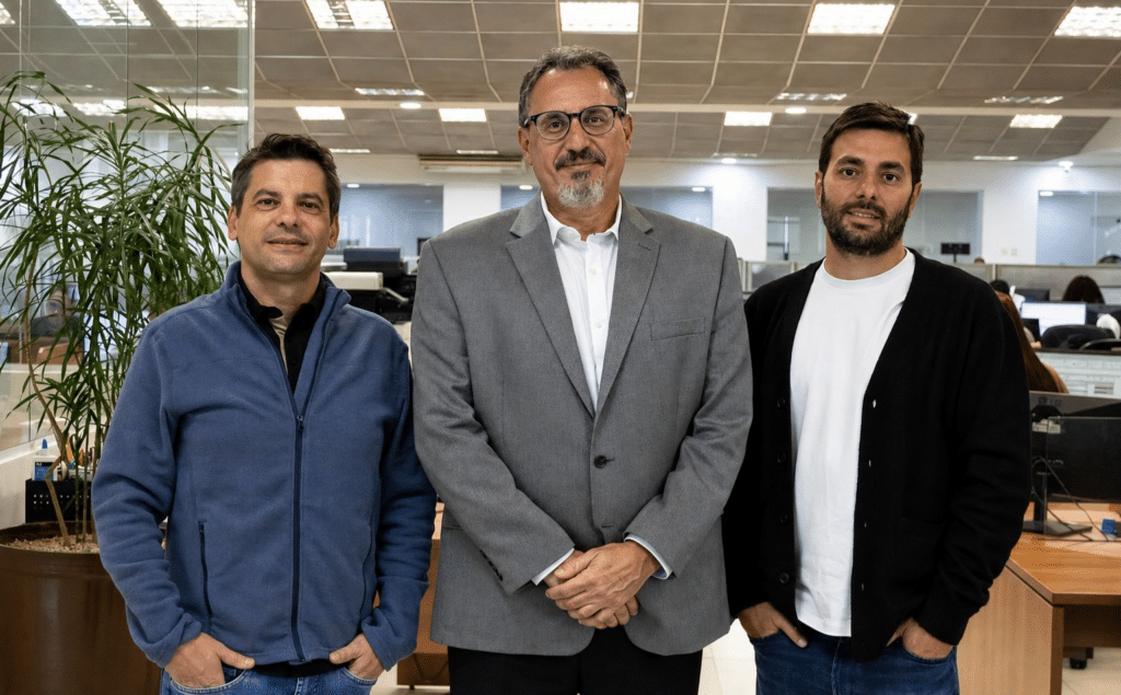 Fabiano Capelasso, Marco Silva e Nathan Leitão na conquista da conta do Grupo Carrera pela Bob