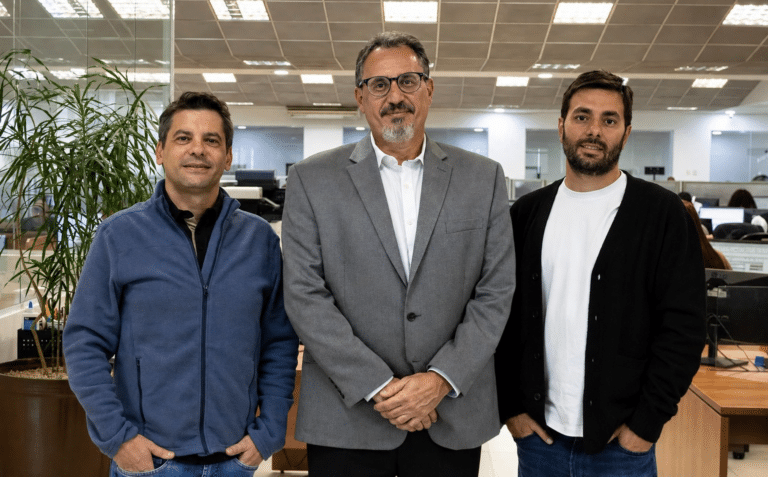 Fabiano Capelasso, Marco Silva e Nathan Leitão na conquista da conta do Grupo Carrera pela Bob