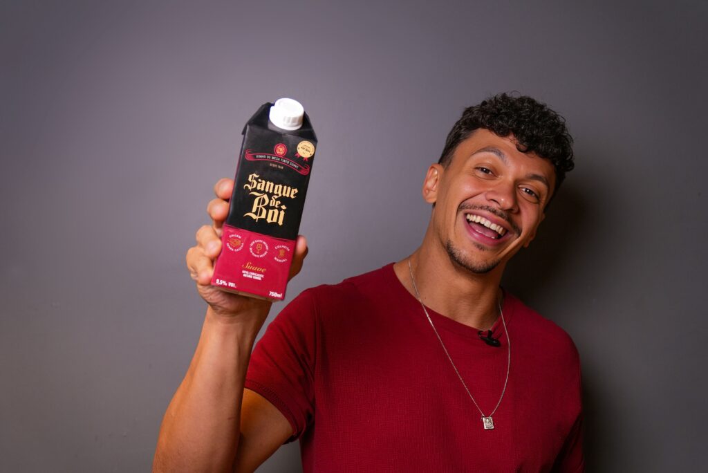 Nova embalagem Tetra Pak de 750 ml do Sangue de Boi