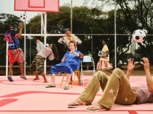 Havaianas Top Turf Pitch, da coleção Havaianas x KidSuper inspirada no futebol arte