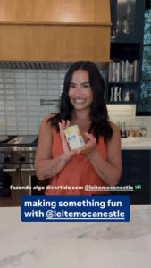 Demi Lovato na colaboração com Moça para o Dia do Brigadeiro