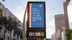 Biz leva hiperpersonalização para as ruas e cria campanha com a “cara” de grandes empresas