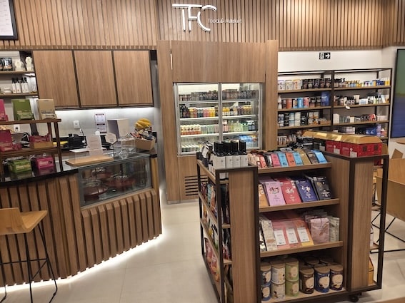 TFC, café e mini market da Track&Field, completa 6 anos e reforça estratégia da marca de expandir seu ecossistema