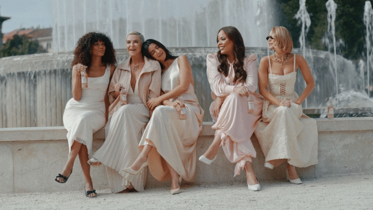 Milão Fashion Week: com Taís Araújo e Mariana Ximenes, Brutal Fruit reúne time de brasileiras na Itália para um fim de semana com desfile, brunch e passeio de barco