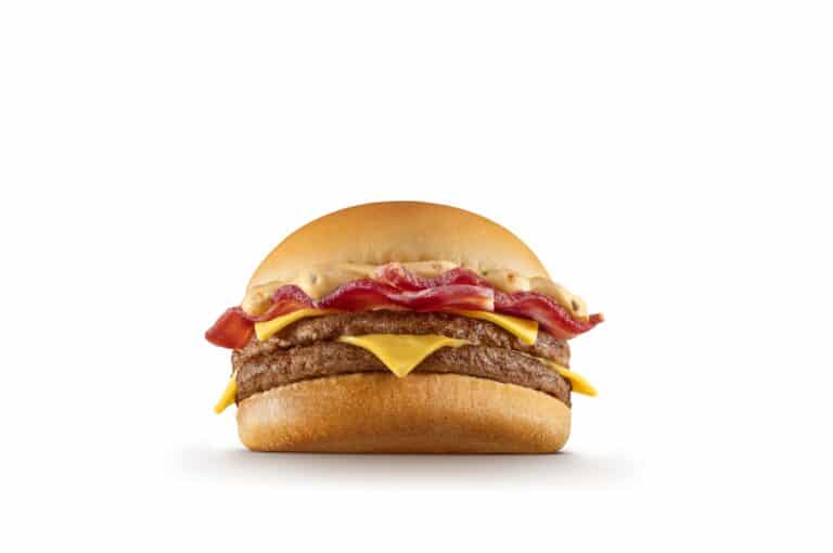 Bob’s lança linha Turbinados com sanduíche de quatro carnes