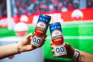 Amstel 0.0 chega ao Brasil em lata de 350 ml, puro malte e sem glúten